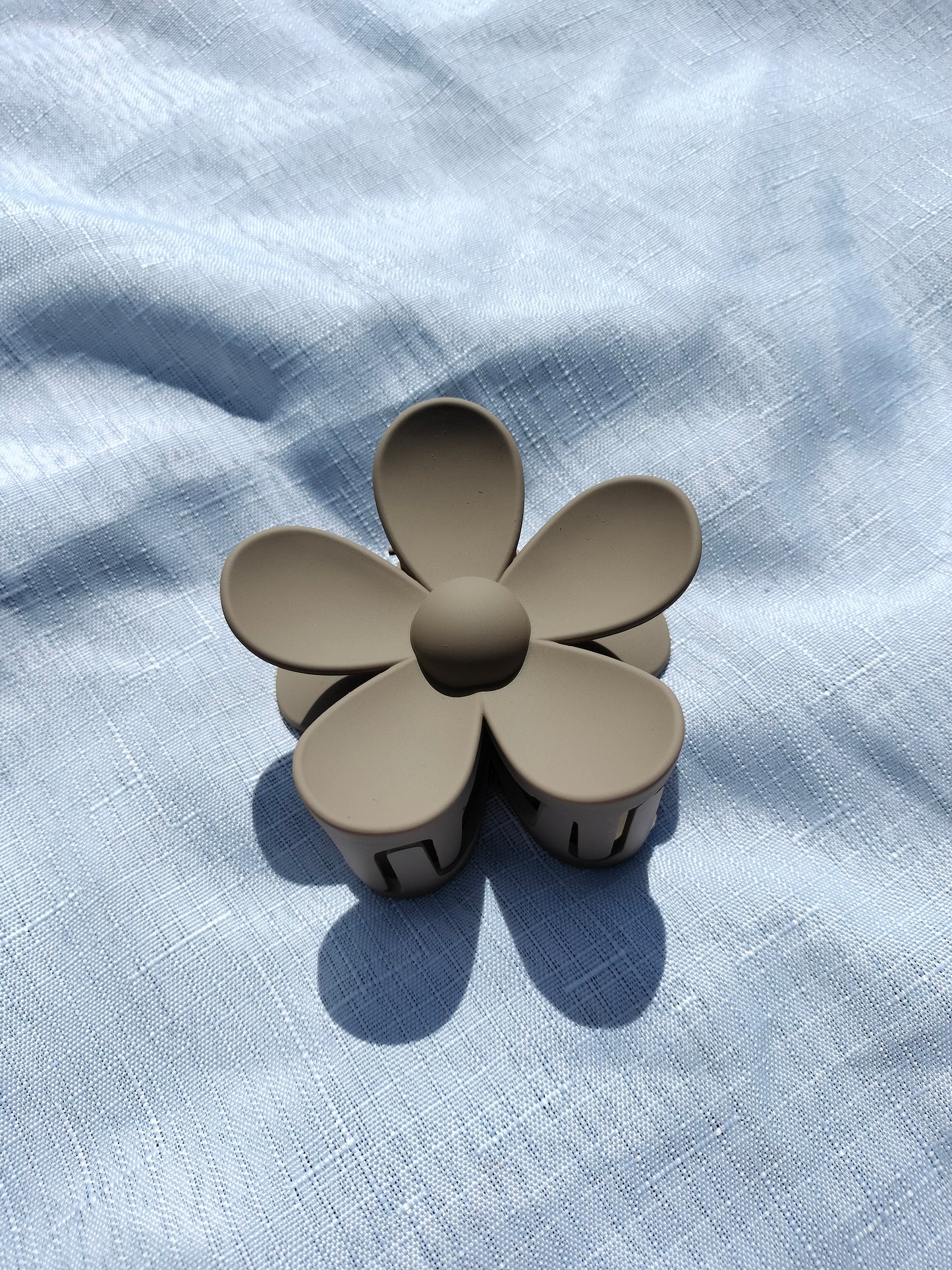 Latte Flower Claw Clip