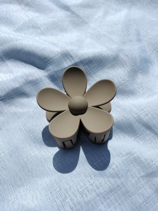 Latte Flower Claw Clip